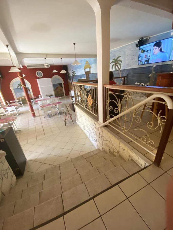 Appartement Moderne A Pointe Noire 36 M² Piscine & Jacuzzi Buitenkant foto